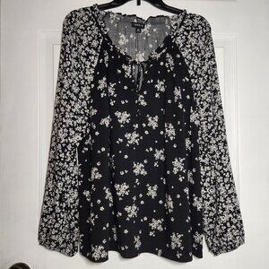 Torrid Challis Front Tie Blouse – Runs big - Size: 00 (10 / M-L)